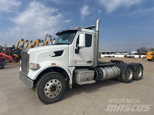 Peterbilt 567 Vilcēji