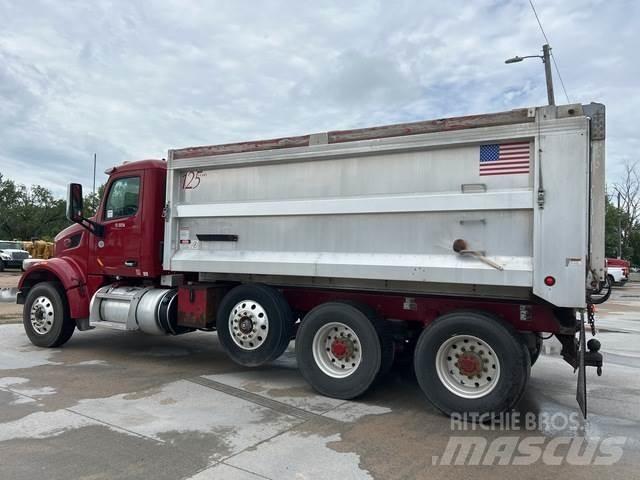 Peterbilt 567 Pašizgāzējs