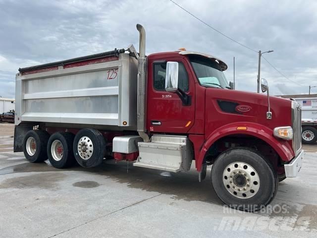 Peterbilt 567 Pašizgāzējs