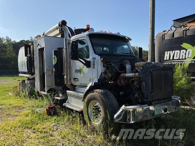 Peterbilt 567 Kāpurķēžu ekskavatori