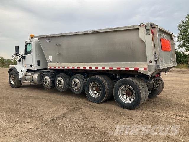 Peterbilt 567 Pašizgāzējs