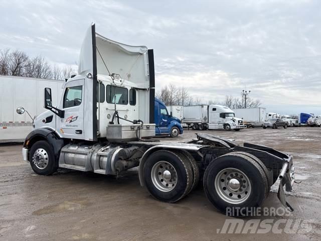Peterbilt 579 Vilcēji