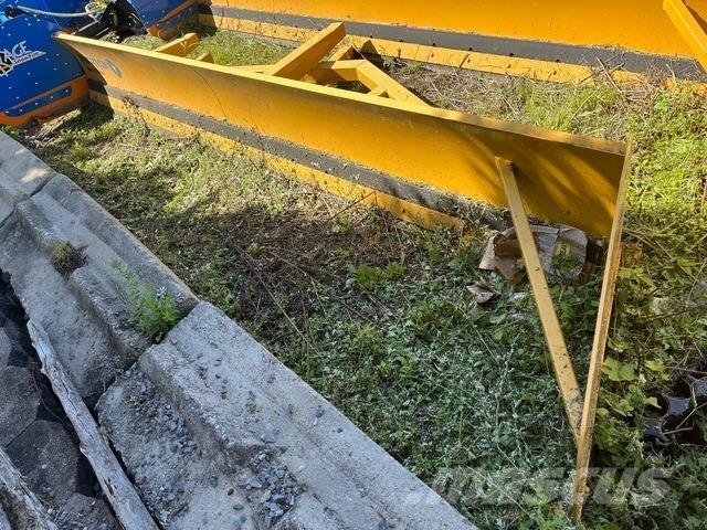  Protech LP18L Sniega naži un tīrītāji