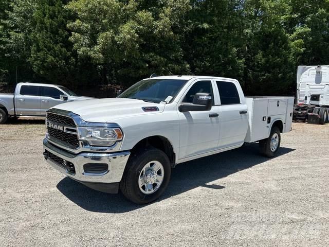 RAM 2500 Vieglais kravas automobilis/izkraušana no sāniem