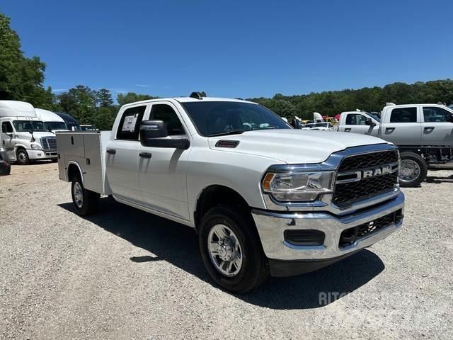 RAM 2500 Vieglais kravas automobilis/izkraušana no sāniem