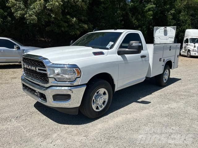 RAM 2500 Vieglais kravas automobilis/izkraušana no sāniem