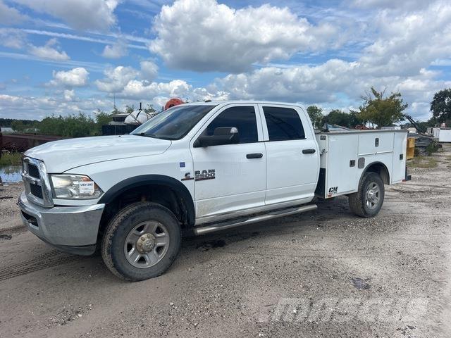 RAM 2500 Vieglais kravas automobilis/izkraušana no sāniem