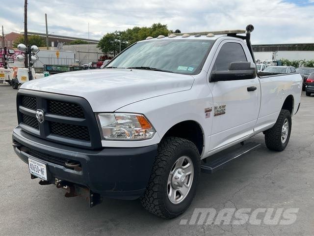 RAM 2500 Vieglais kravas automobilis/izkraušana no sāniem