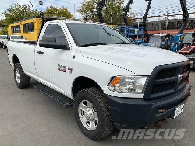 RAM 2500 Vieglais kravas automobilis/izkraušana no sāniem