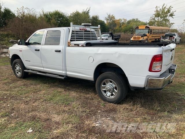 RAM 2500 Vieglais kravas automobilis/izkraušana no sāniem