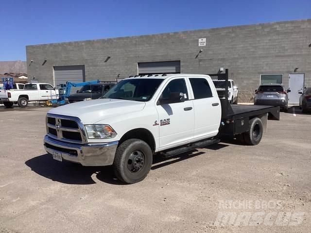 RAM 3500 Platformas/izkraušana no sāniem