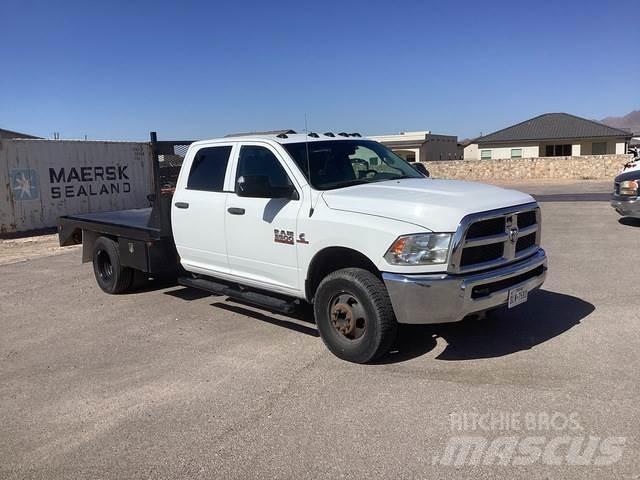 RAM 3500 Platformas/izkraušana no sāniem