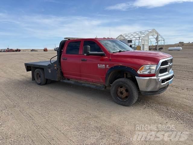 RAM 3500 Platformas/izkraušana no sāniem
