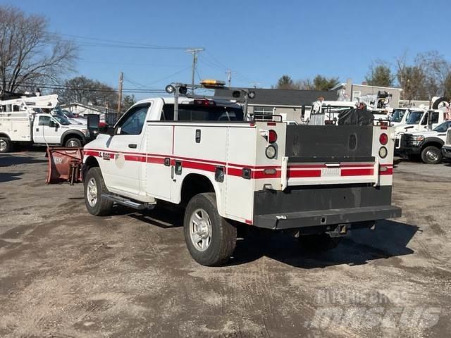 RAM 3500 Vieglais kravas automobilis/izkraušana no sāniem