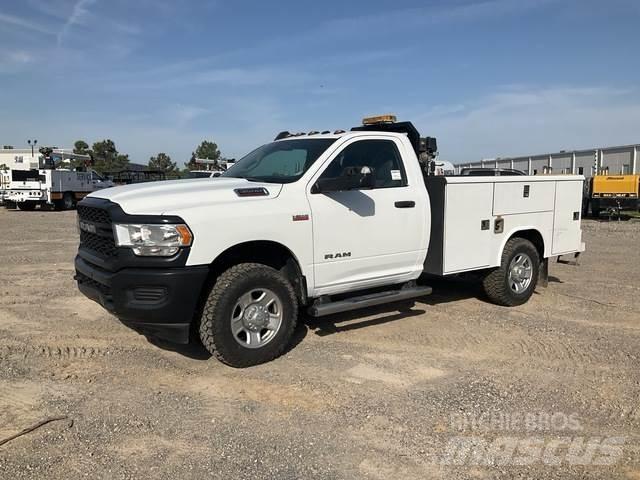 RAM 3500 Vieglais kravas automobilis/izkraušana no sāniem