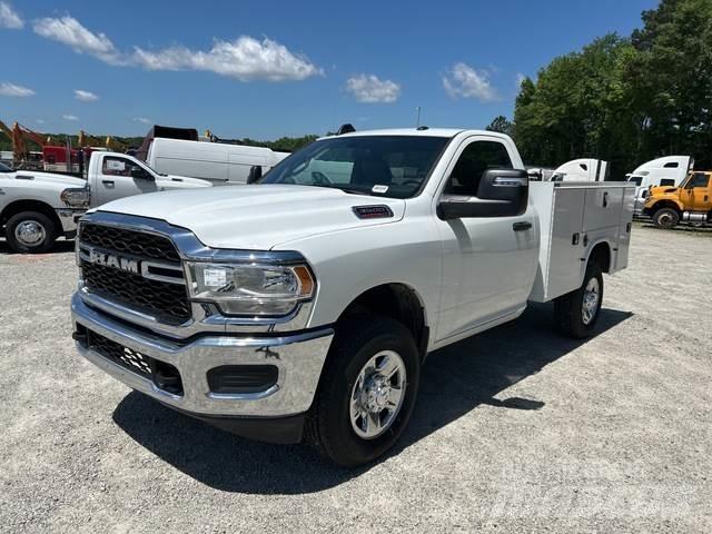 RAM 3500 Vieglais kravas automobilis/izkraušana no sāniem