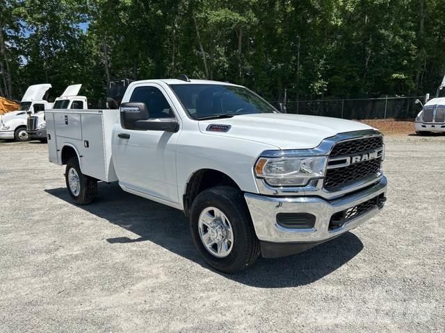 RAM 3500 Vieglais kravas automobilis/izkraušana no sāniem