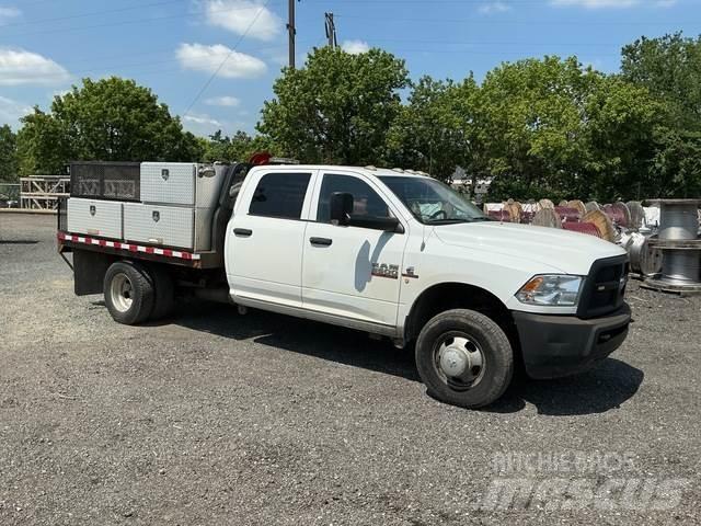 RAM 3500 Platformas/izkraušana no sāniem