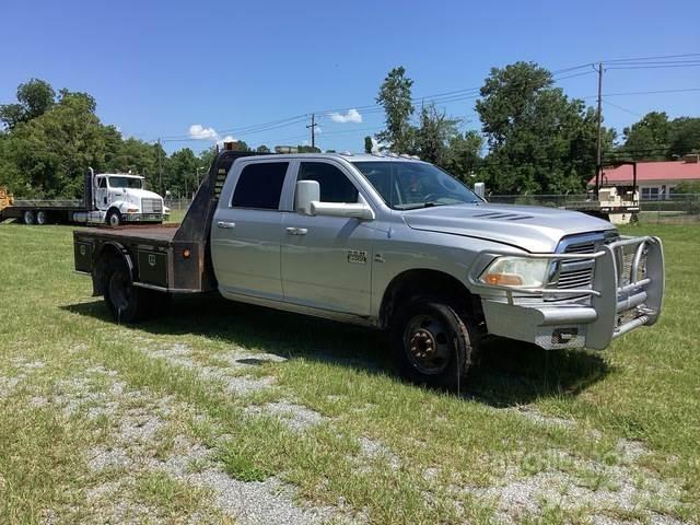 RAM 3500 Platformas/izkraušana no sāniem