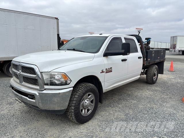 RAM 3500 Platformas/izkraušana no sāniem