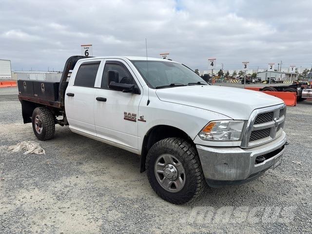 RAM 3500 Platformas/izkraušana no sāniem