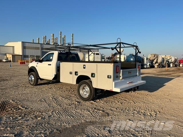 RAM 4500 Vieglais kravas automobilis/izkraušana no sāniem