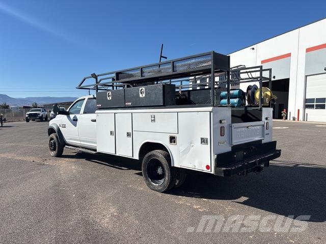 RAM 4500 Vieglais kravas automobilis/izkraušana no sāniem