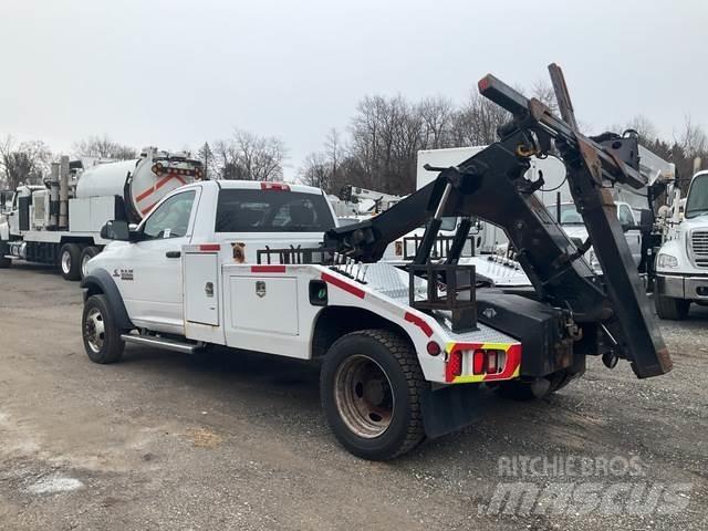 RAM 5500 Evakuators ar manipulatoru