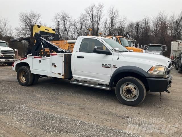 RAM 5500 Evakuators ar manipulatoru