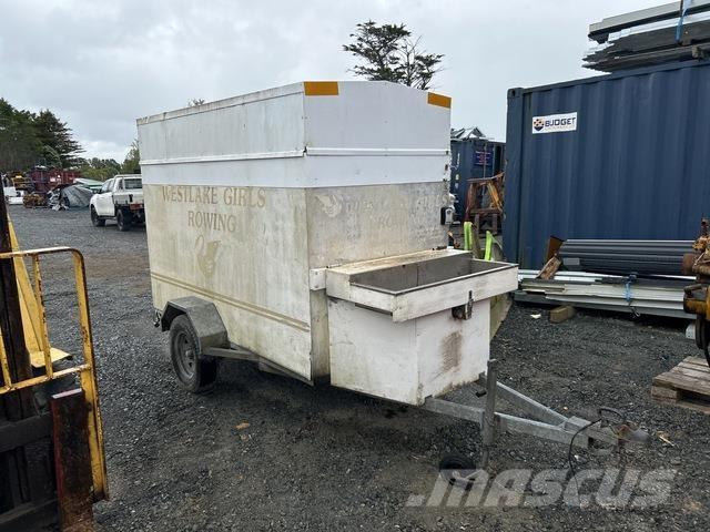  Reid Trailers Furgons
