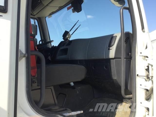 Renault D250 Mobilās urbšanas platformu automašīnas