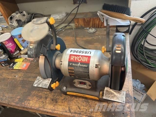  Ryobi BGH827 Slīpmašīnas