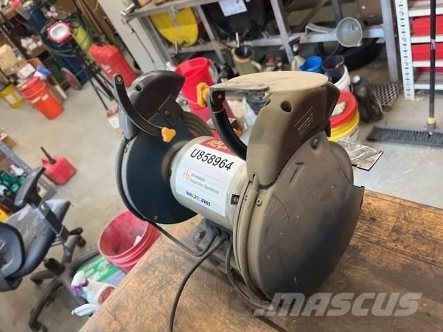  Ryobi BGH827 Slīpmašīnas