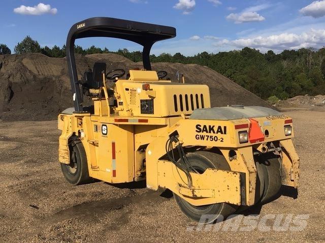 Sakai GW750-2 Pneimatiskie veltņi