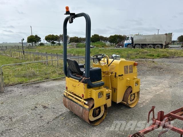 Sakai SW250 Divvalču grunts veltņi