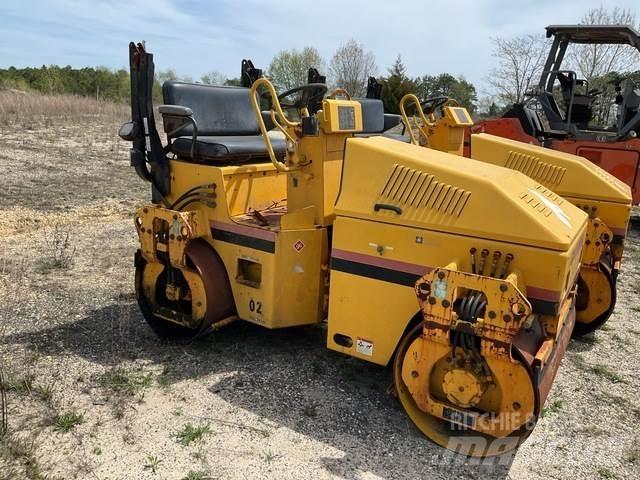 Sakai SW330 Divvalču grunts veltņi