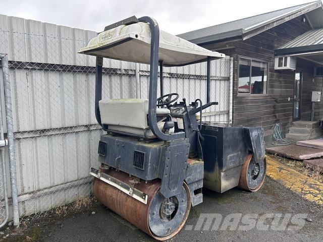 Sakai SW350 Divvalču grunts veltņi