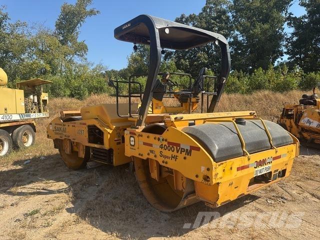 Sakai SW990-1 Divvalču grunts veltņi