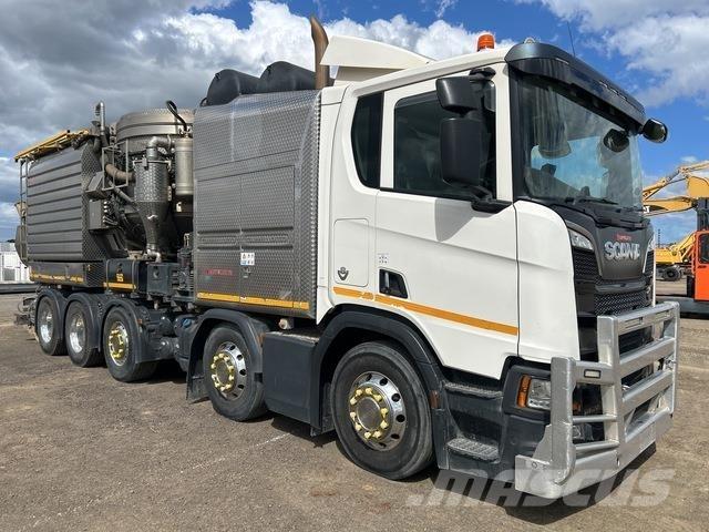 Scania R620 Kombinētās vakumsūkņa mašīnas