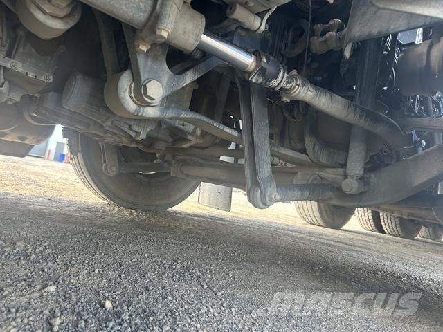 Scania R620 Kombinētās vakumsūkņa mašīnas