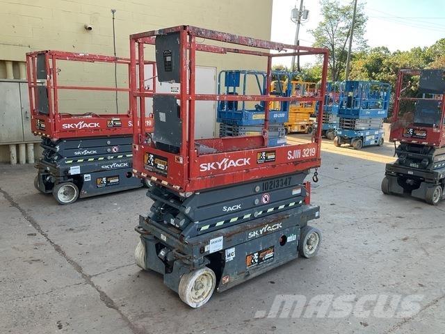 SkyJack 3219 Šķerveida pacēlāji