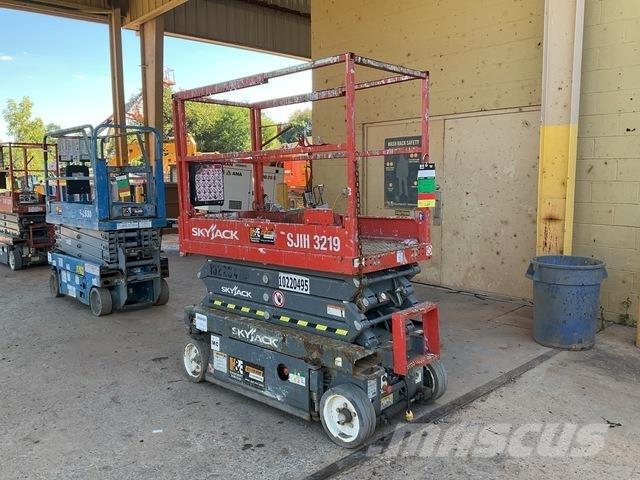 SkyJack 3219 Šķerveida pacēlāji