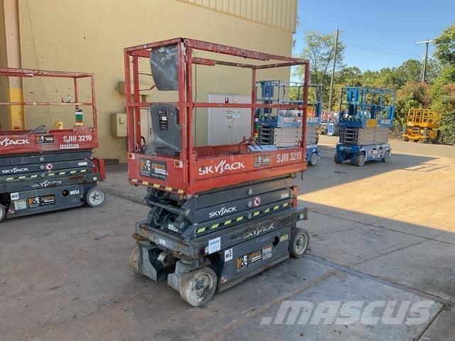 SkyJack 3219 Šķerveida pacēlāji
