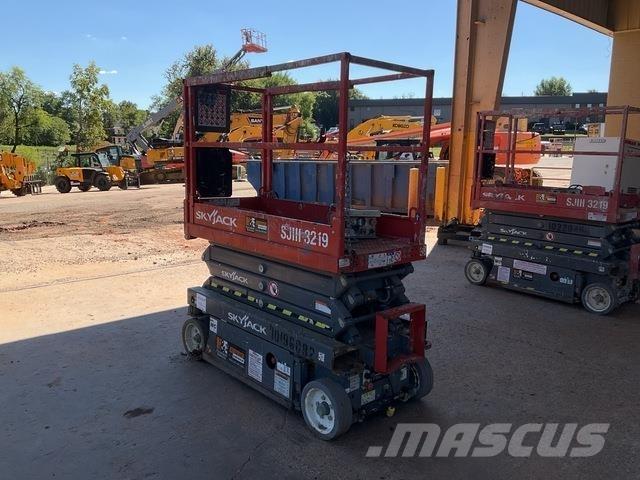 SkyJack 3219 Šķerveida pacēlāji