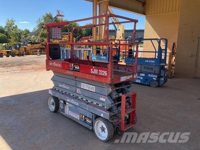 SkyJack 3226 Šķerveida pacēlāji