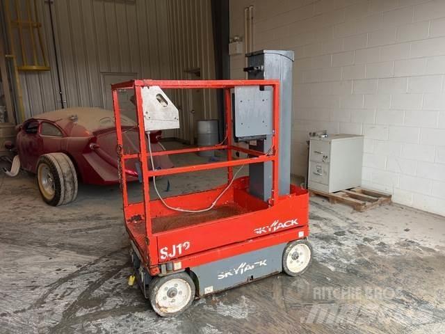 SkyJack SJ12 Vertikālie pacēlāji