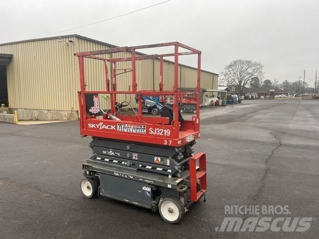 SkyJack SJ3219 Šķerveida pacēlāji