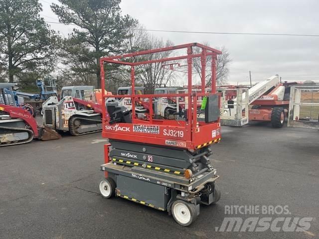 SkyJack SJ3219 Šķerveida pacēlāji