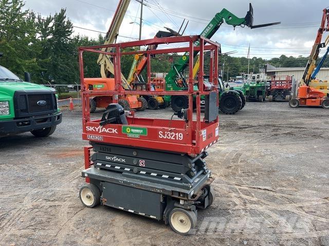 SkyJack SJ3219 Šķerveida pacēlāji