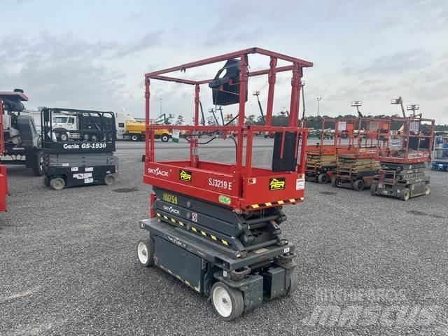 SkyJack SJ3219 Šķerveida pacēlāji